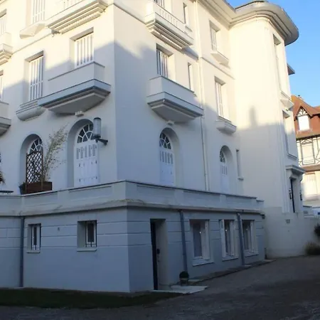 Appartement Bord De Mer La Bergerie Cabourg Exterior foto
